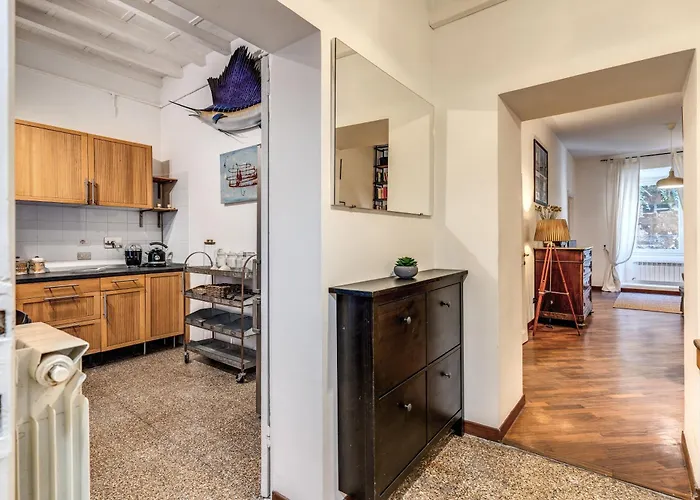 Elegant Two Bedroom Apartment-colosseum
